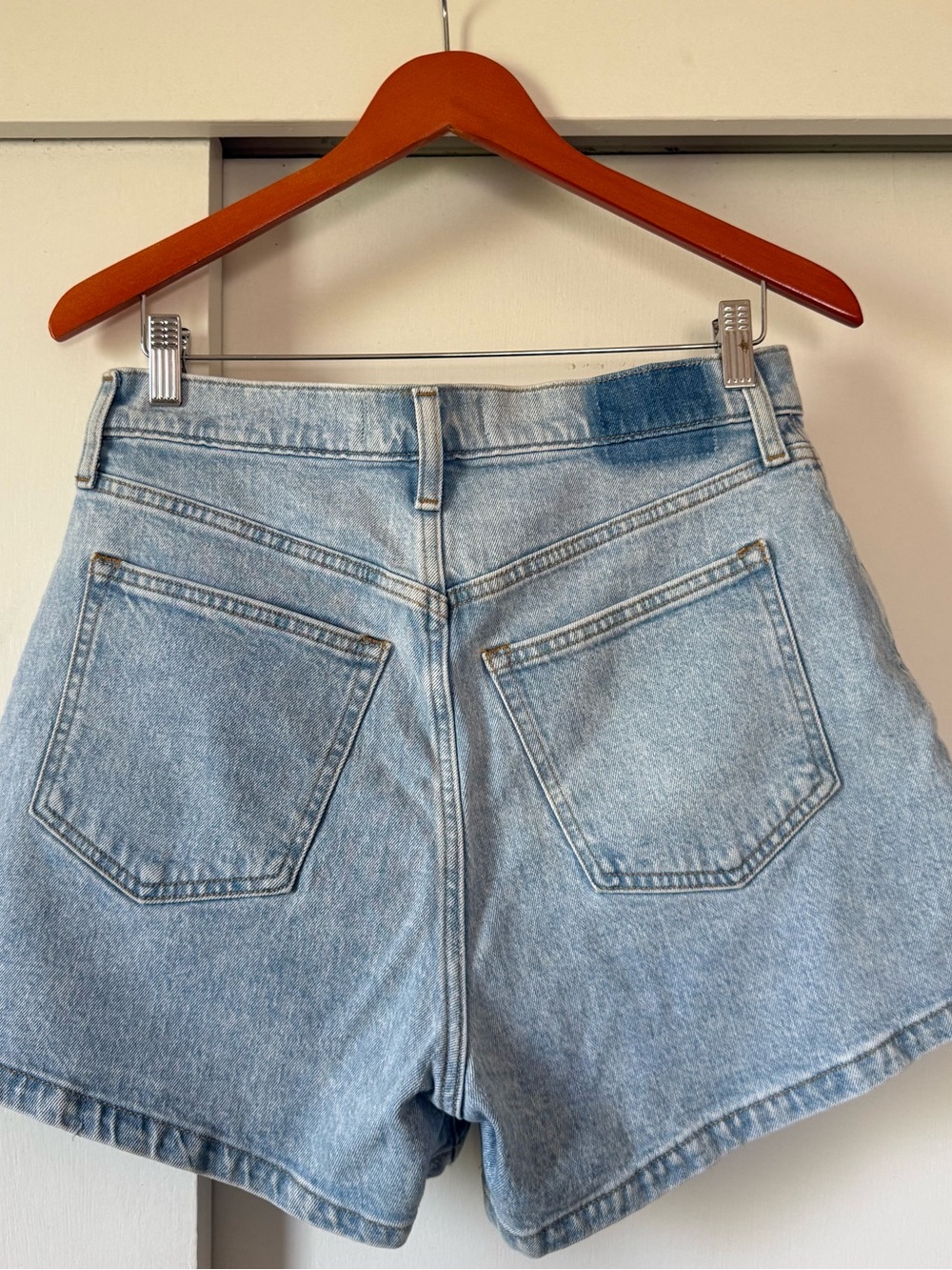 Abercrombie & Fitch Mom Short - Picture 2 of 4